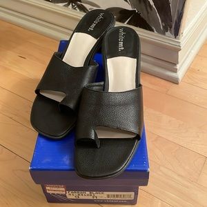 NEW White Mountain “Farrah” Sandals